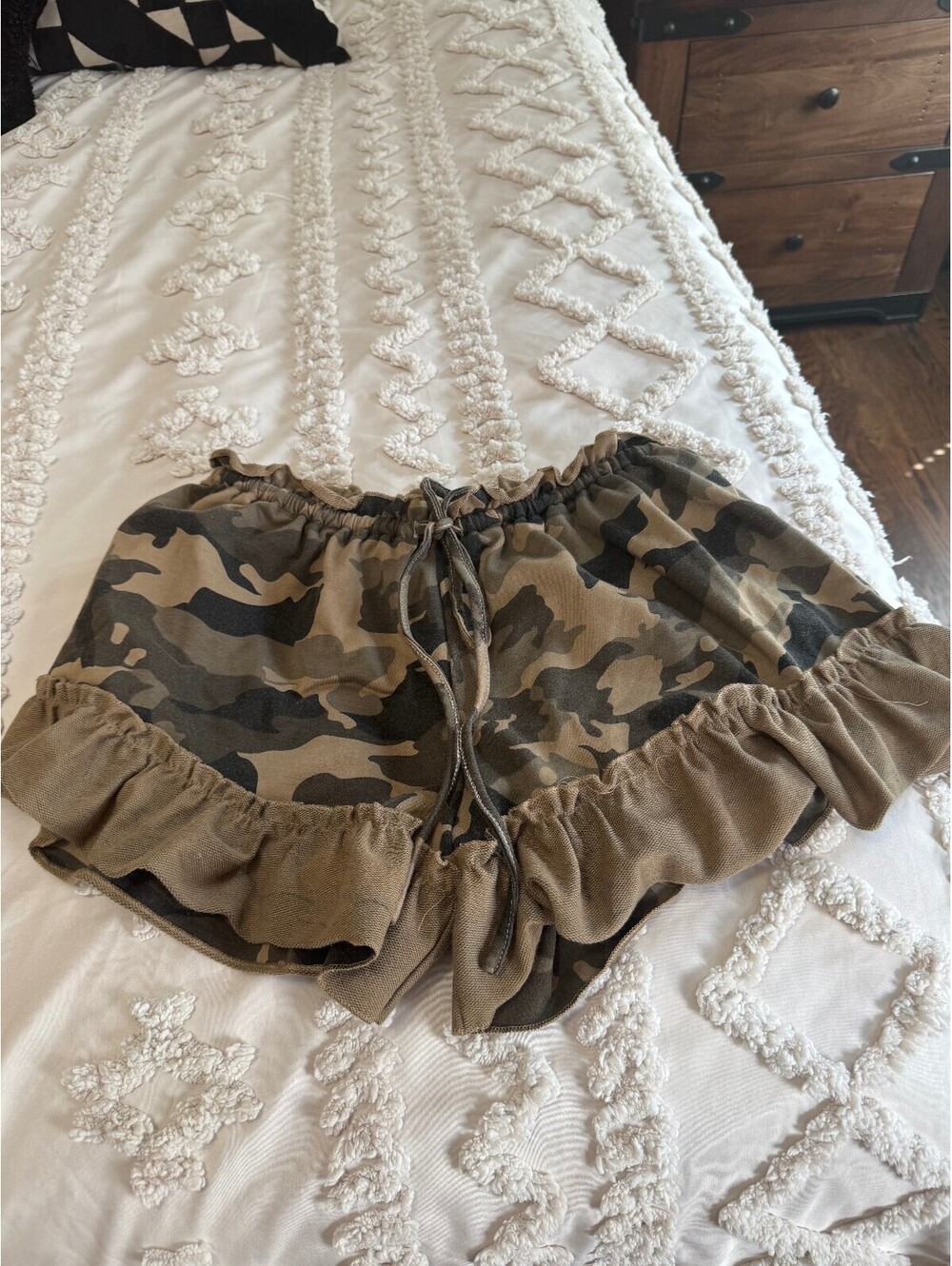 POL camo shorts - Picture 2 of 4